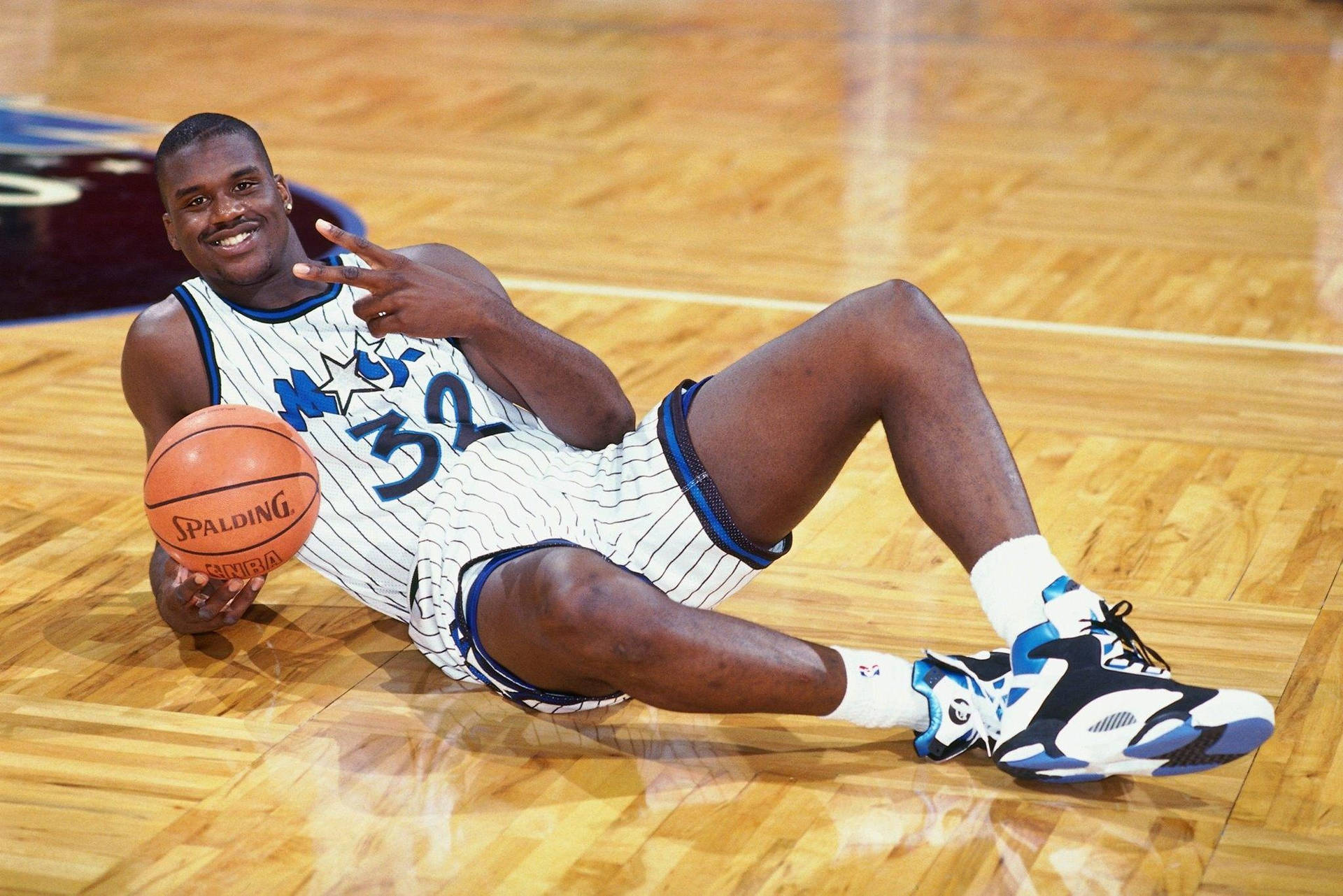 Shaquille O'neal Peace Sign
