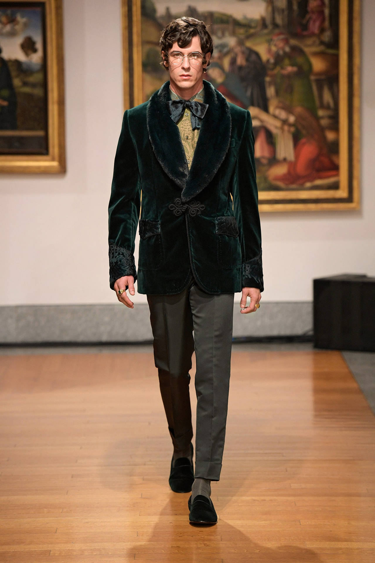 Sharply Dressed Male Model Wearing Dolce And Gabbana Background