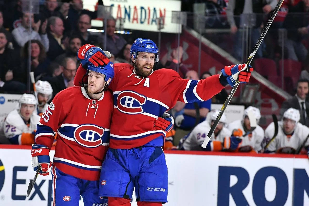 Shea Weber With His Teammate Background