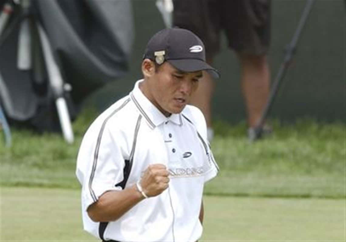 Shigeki Maruyama Concentrates Before The Swing Background