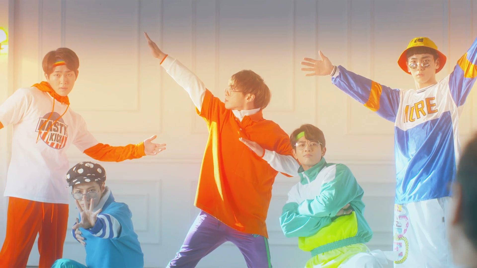 Shinee Colorful Photo Background