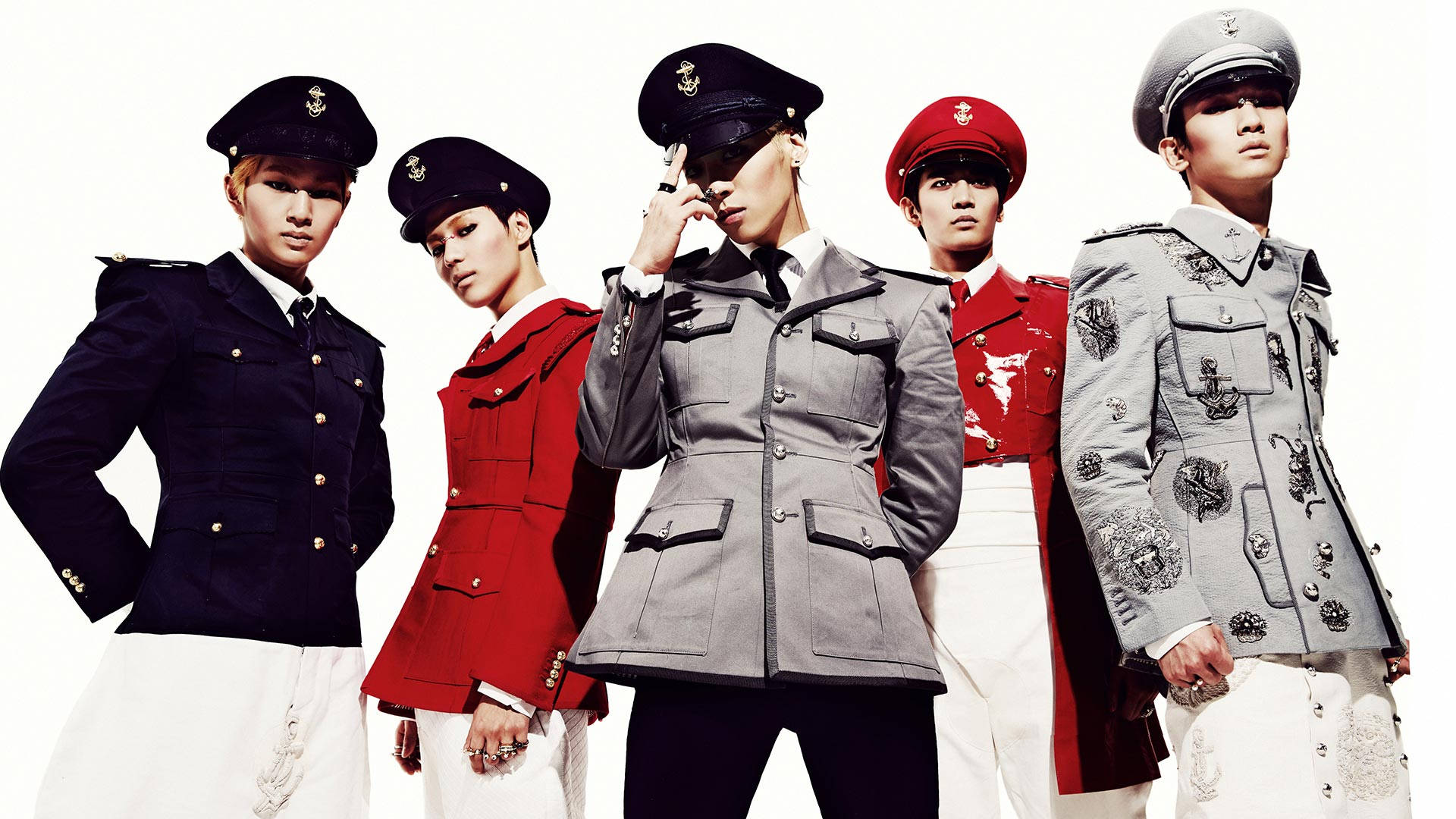 Shinee Everybody In Military Costumes