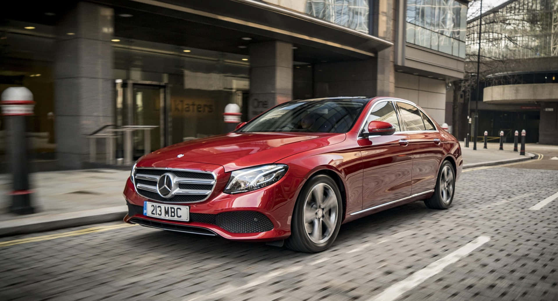 Shiny Red Mercedes Benz Clase E