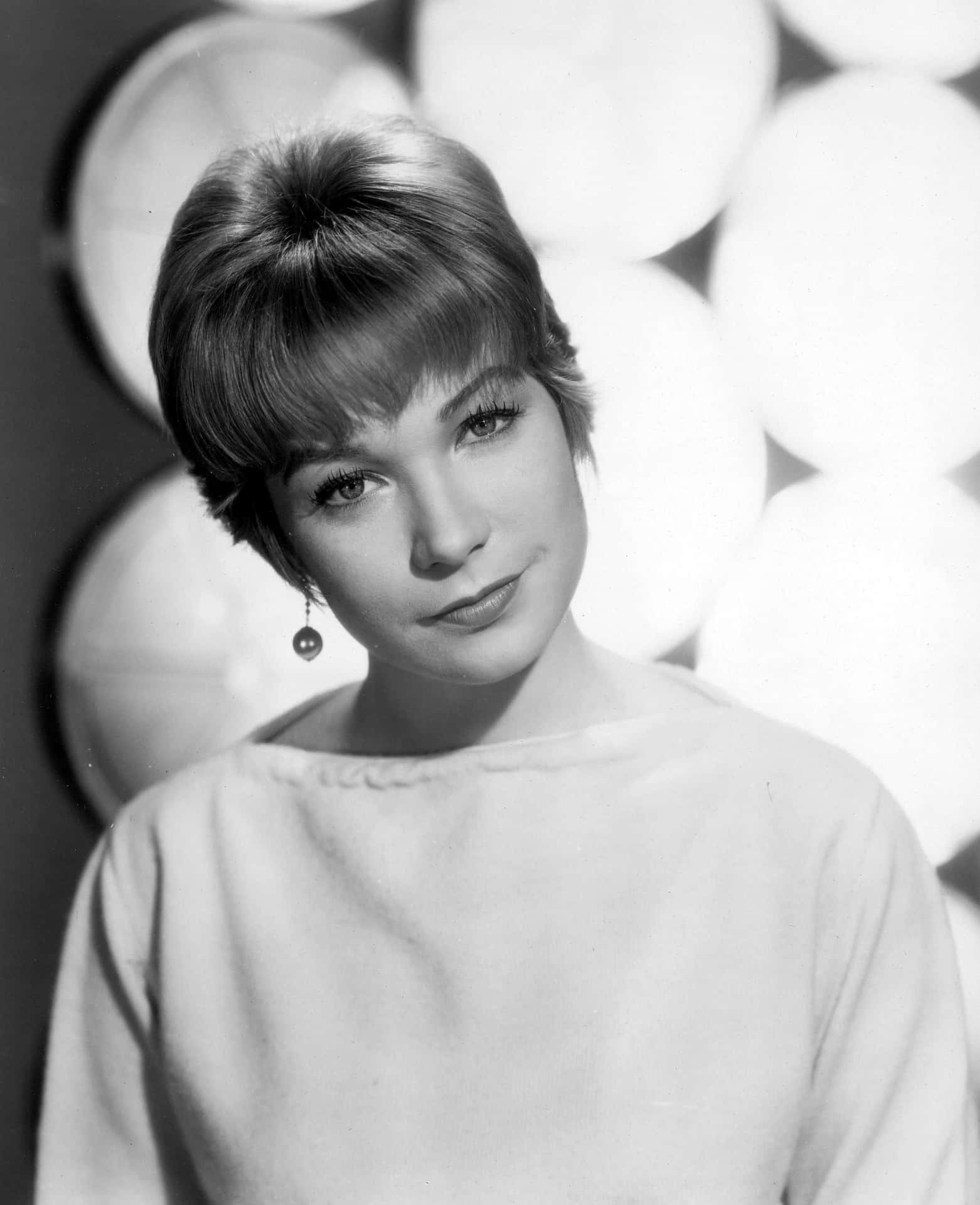 Shirley Maclaine Black And White Young