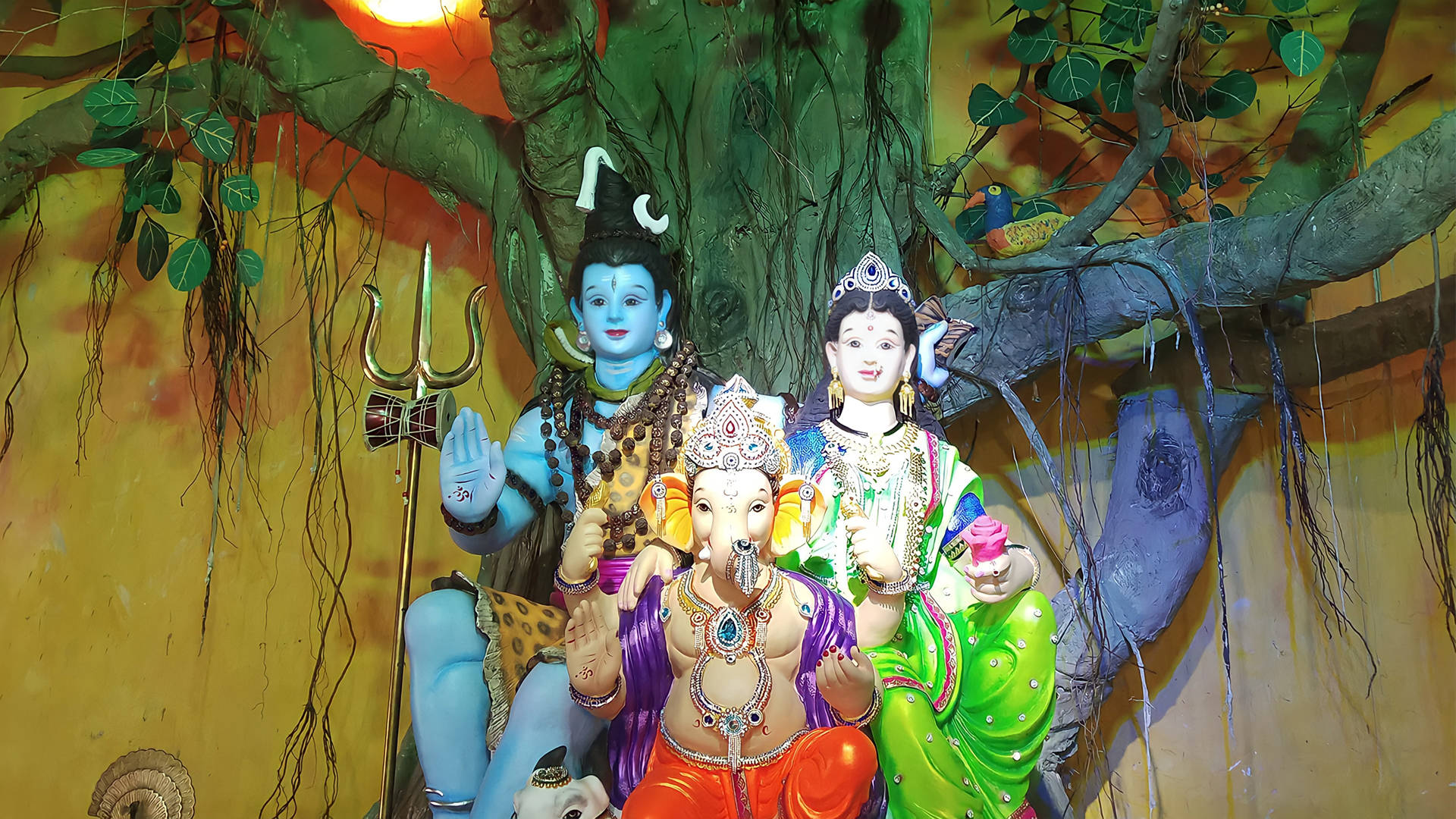 Shiv Parvati Hd Statues On Tree Background