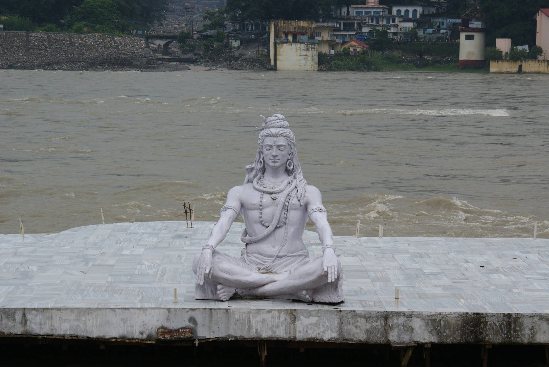 Shiv Shankar River Statue
