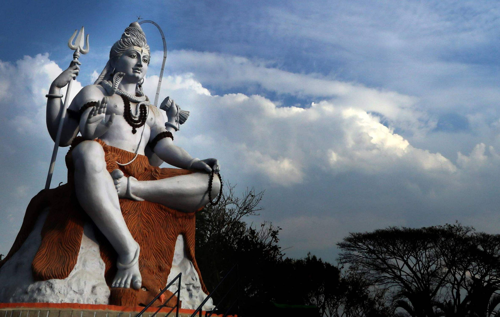 Shiva Statute One Leg Up Background