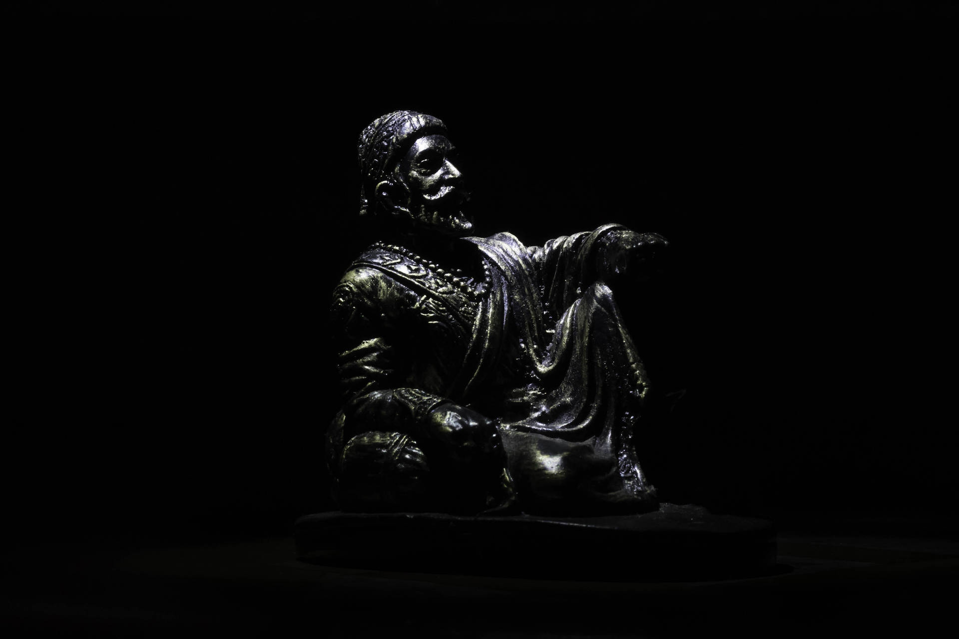 Shivaji Maharaj Statue In Darkness Hd Background
