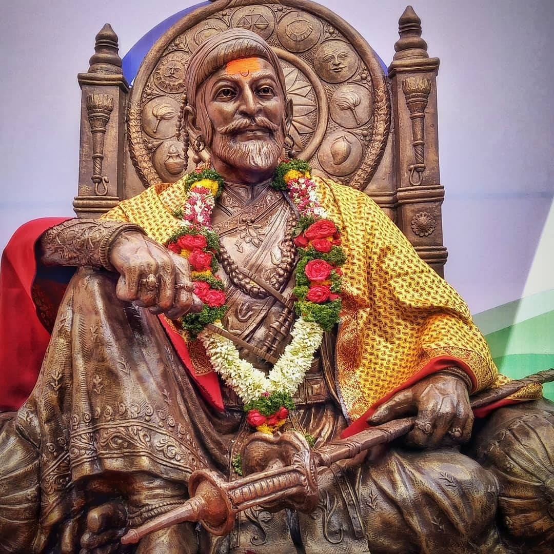 Shivaji Maharaj Statue Sitting With Hand On Knee