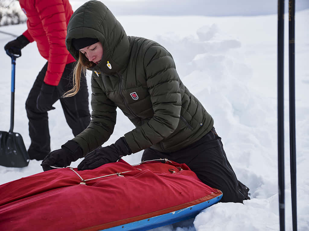 Shivering Woman Kneeling Down [wallpaper]
