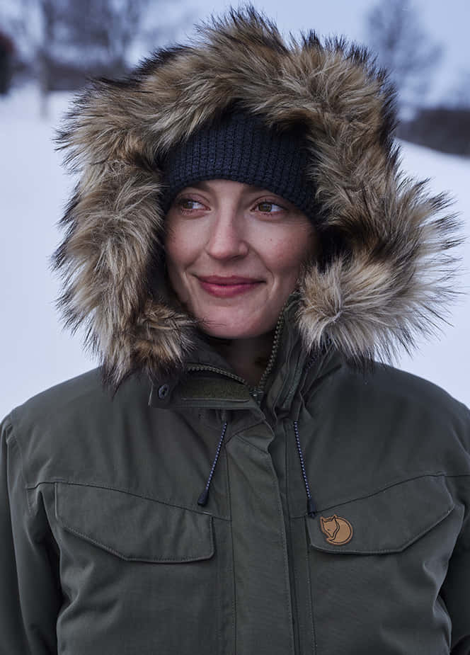 Shivering Woman Smiling [wallpaper]