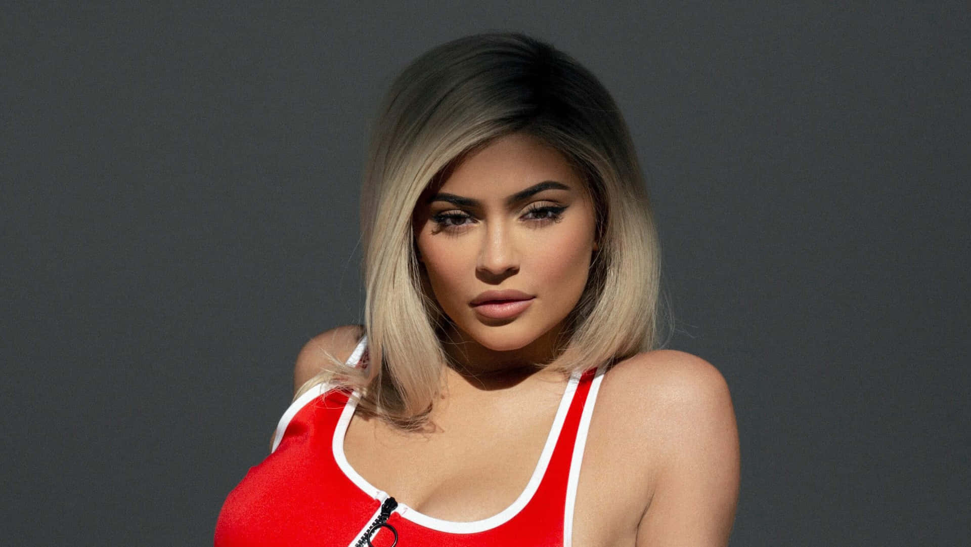 Short Hair Kylie Jenner 4k Background