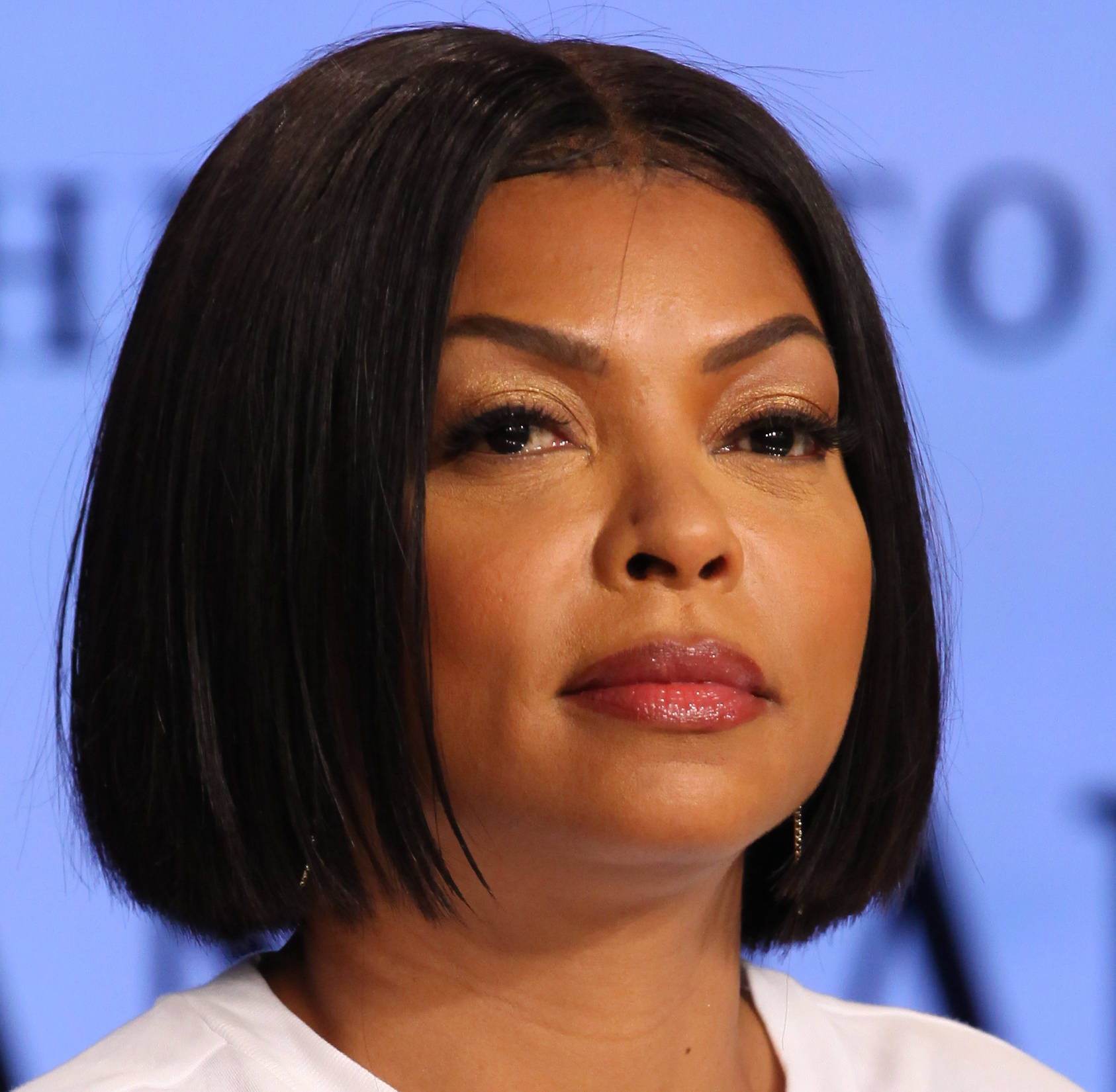 Short-haired Taraji P. Henson Background