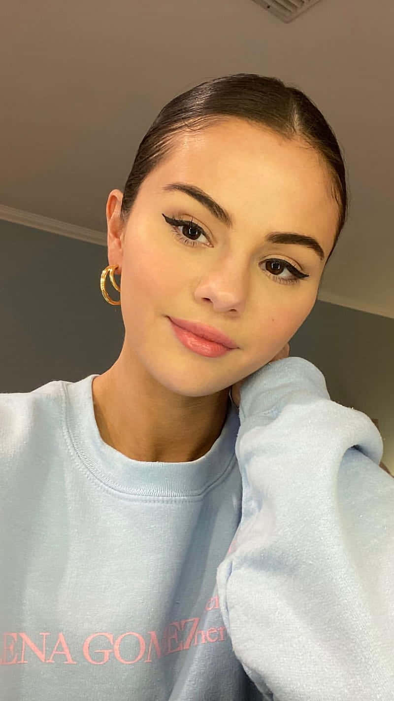 Show Off Selena Gomez Style With This Stylish Iphone Case Background