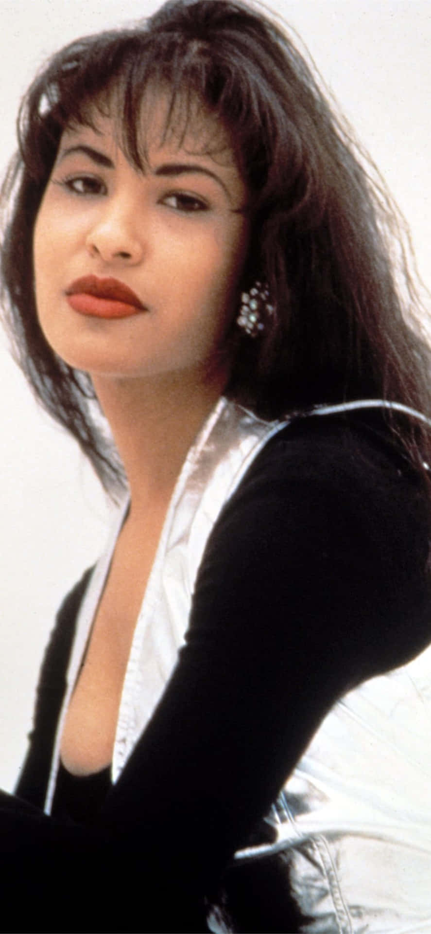 Show Off Your Love For Selena Quintanilla With This Iphone Background