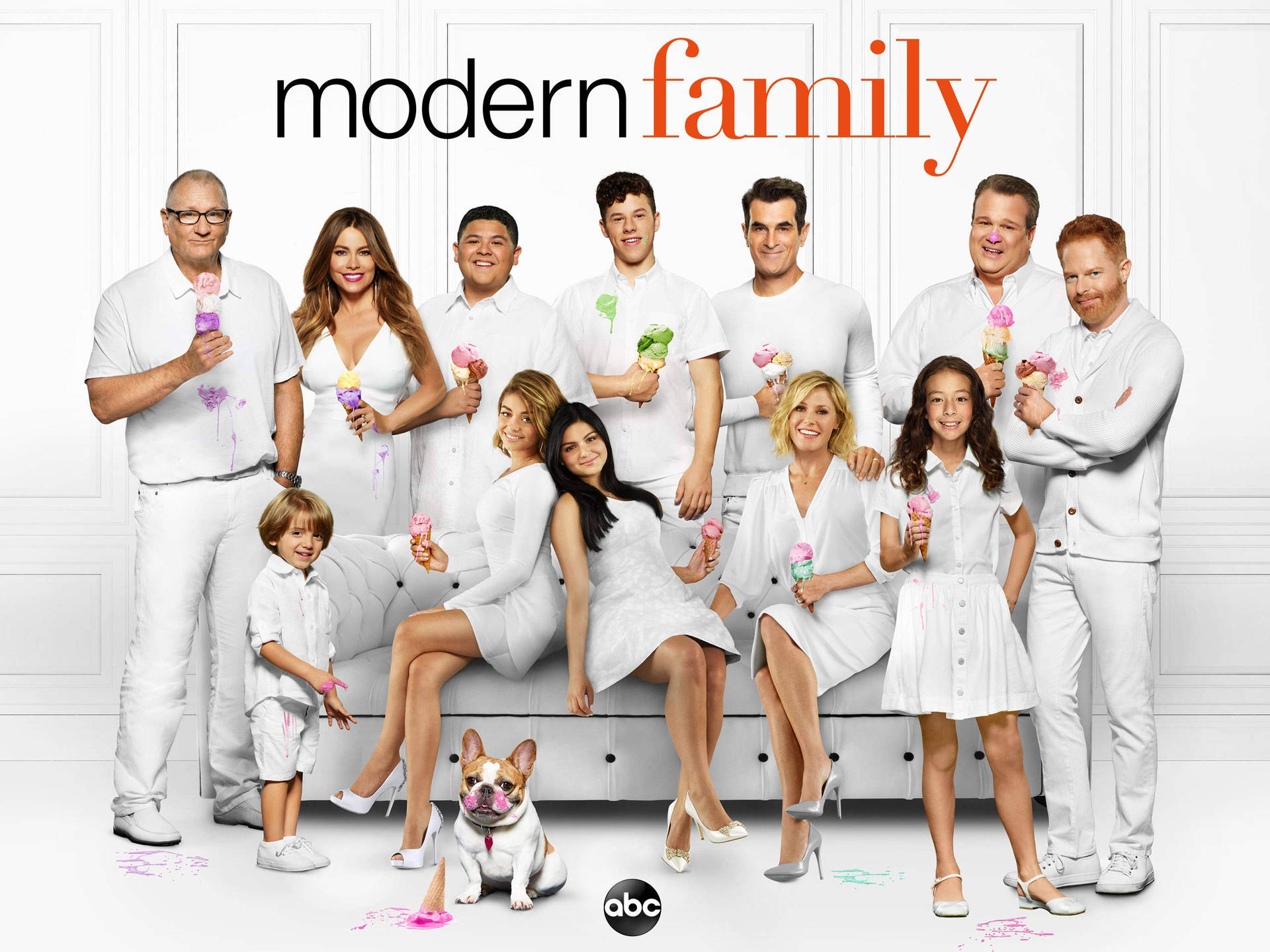 Show Your Love To Modern Family - The Tenth And Final Season Background