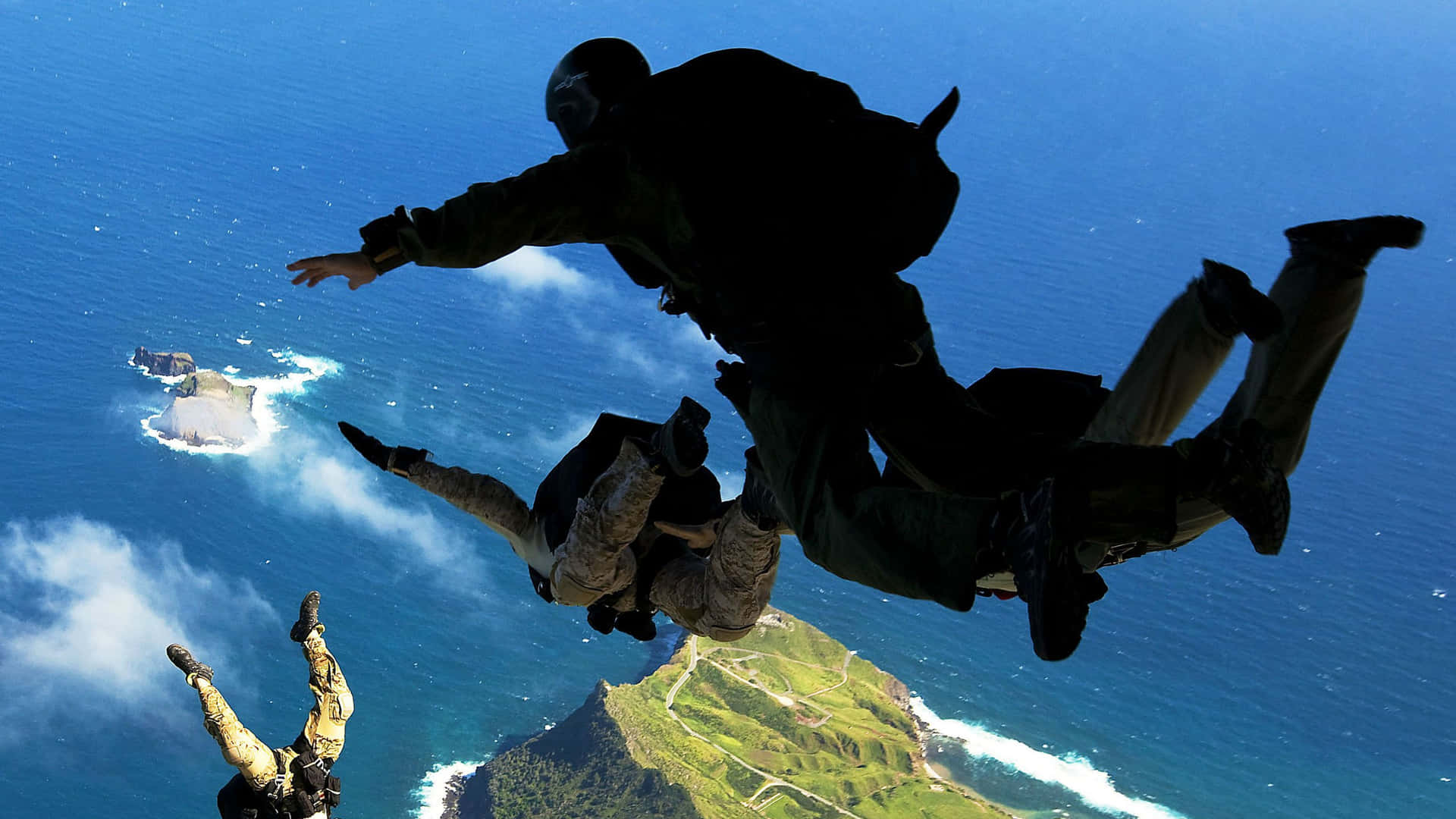 Showcasing The Strength Of The United States Army Background