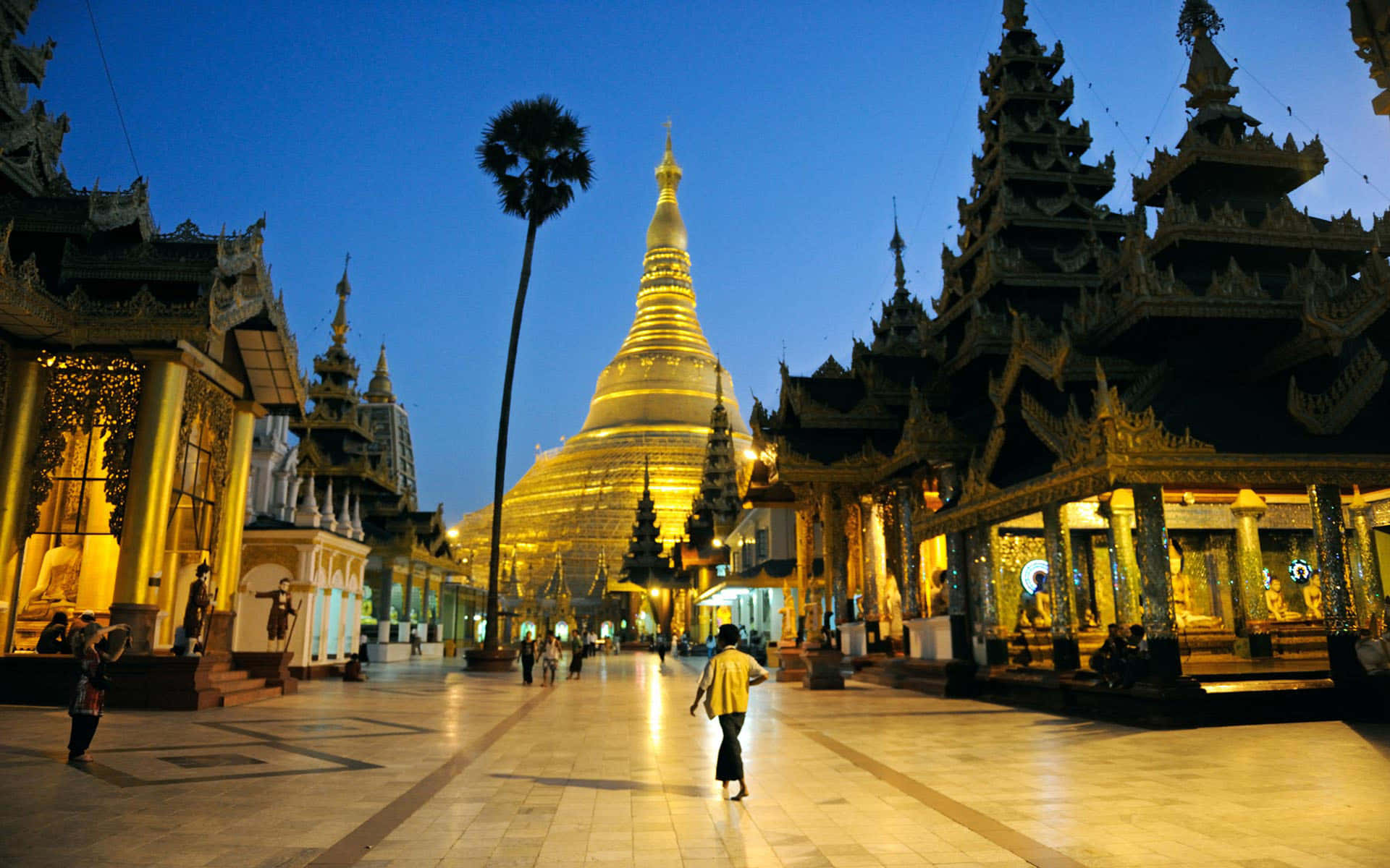 Shwedagon Pagoda In Vientiane Background