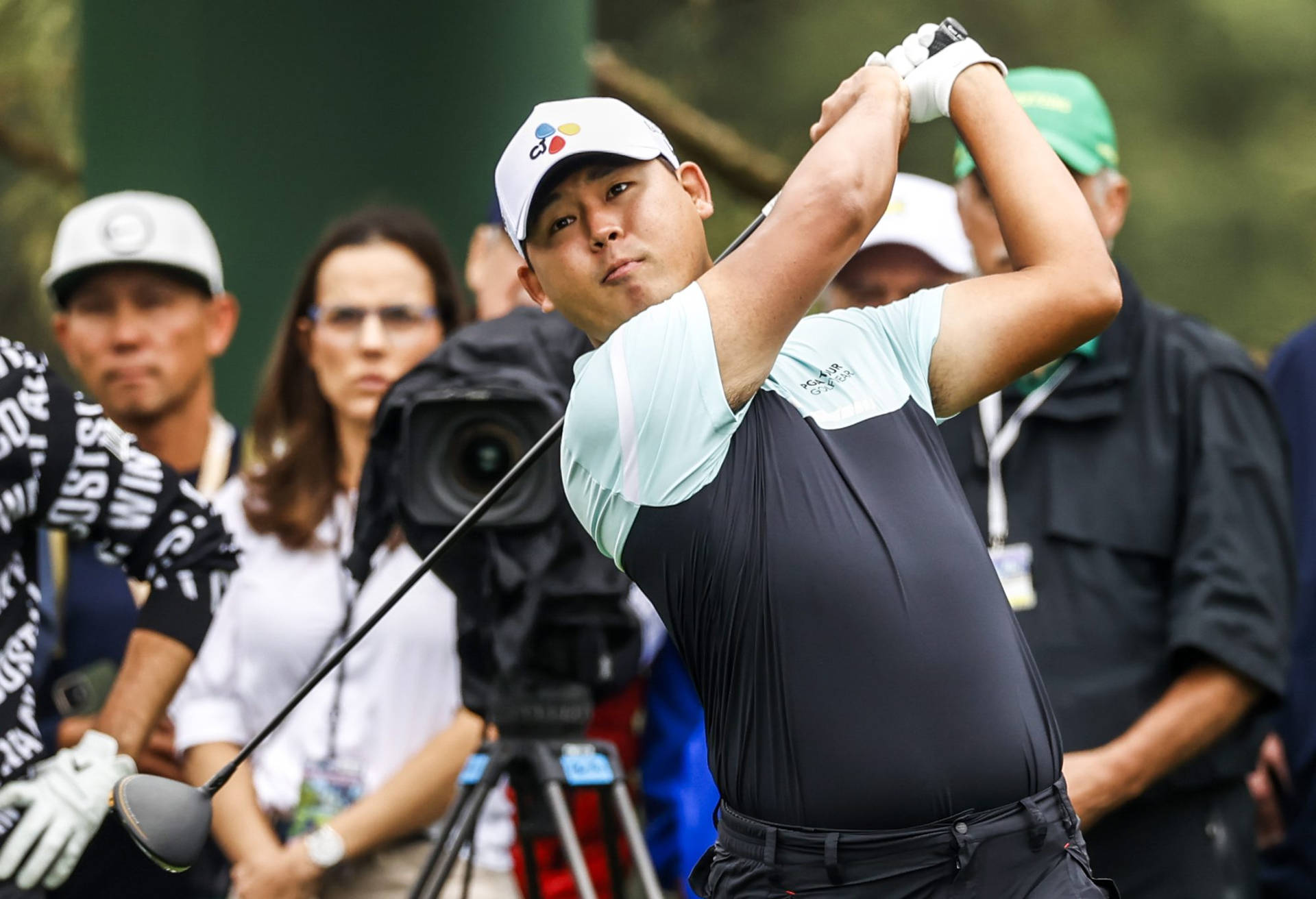 Si Woo Kim Focused On Golfing Background