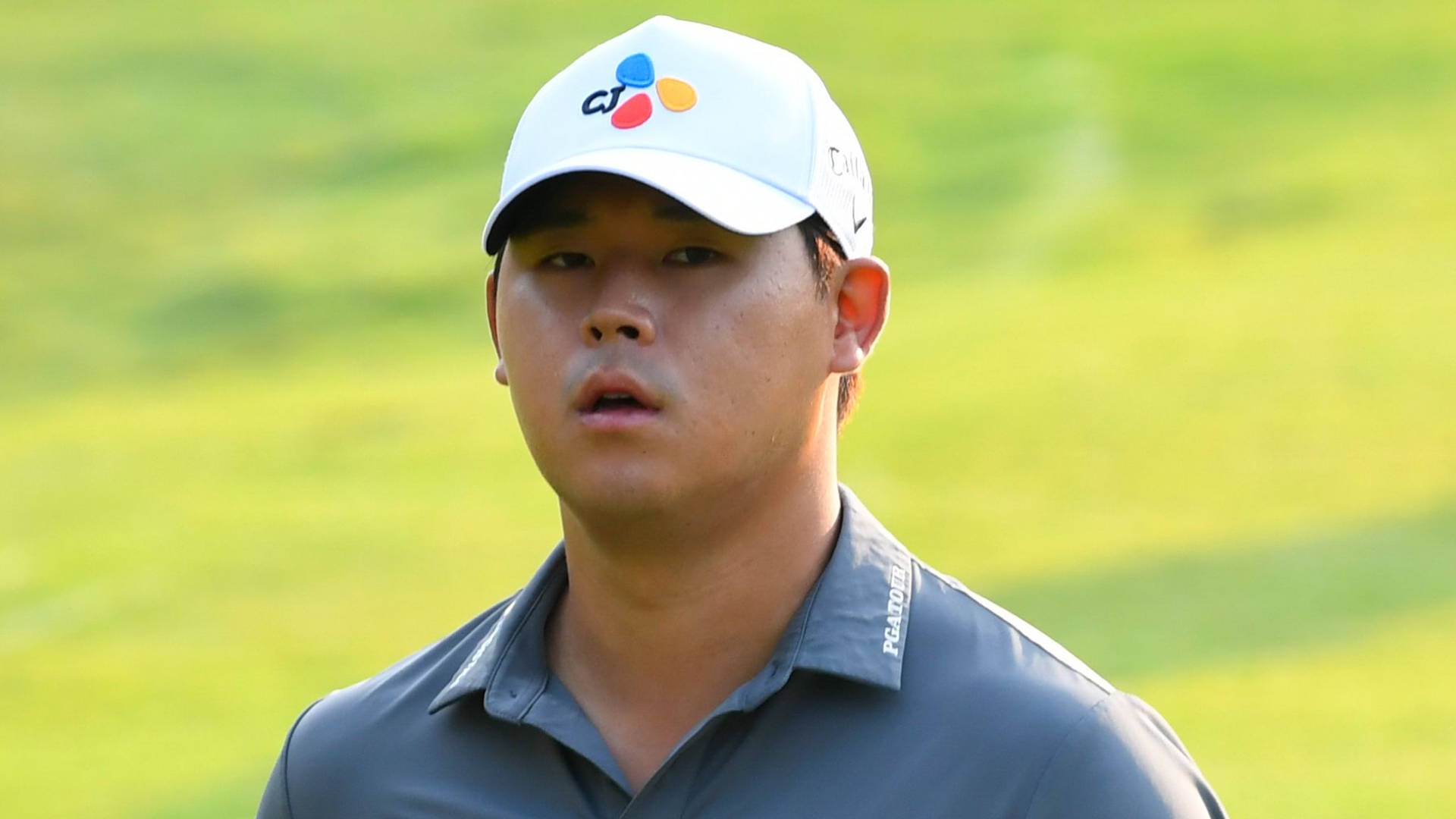 Si Woo Kim Staring Ahead Background