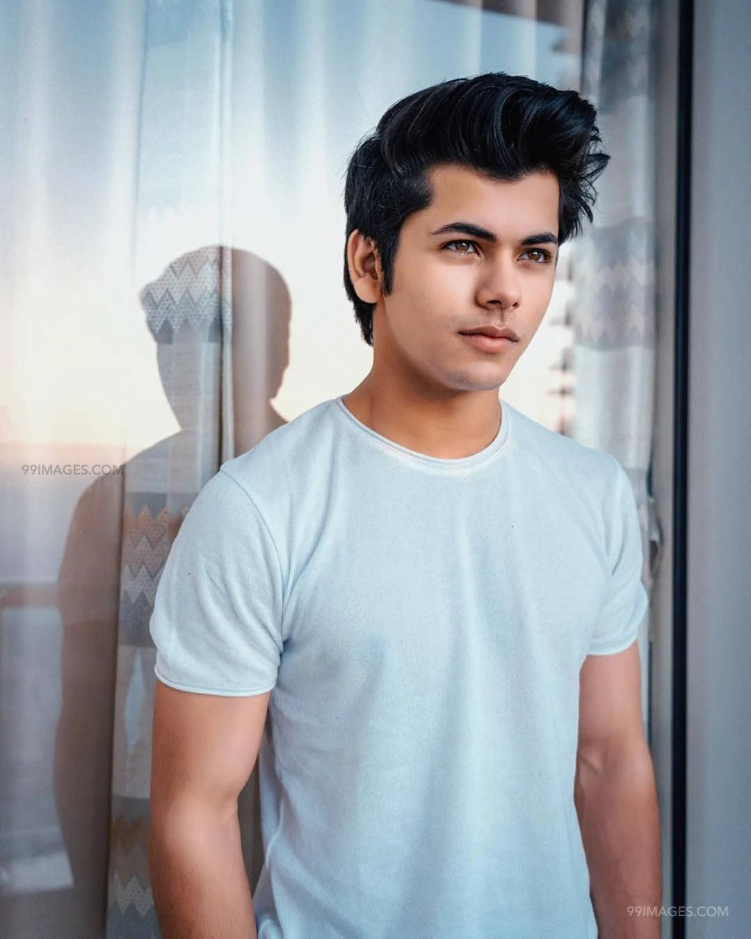 Siddharth Nigam Boyish Looks Background