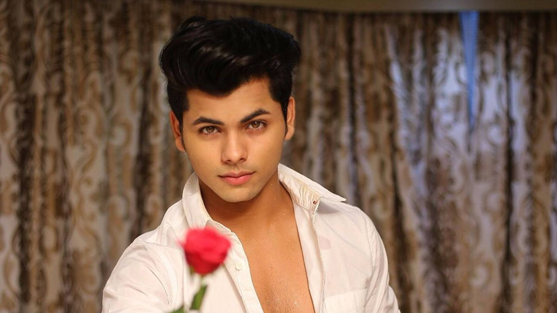 Siddharth Nigam With Rose