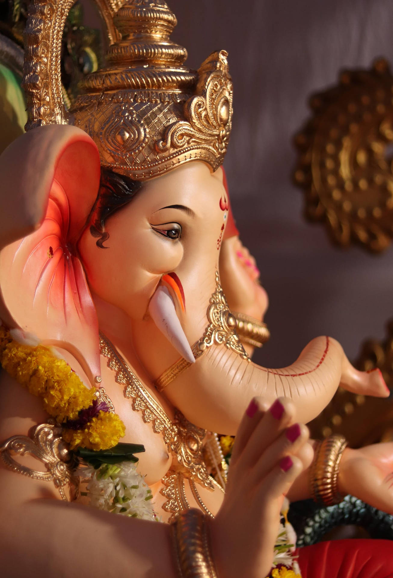 Side-angle God Ganesh Statue Background