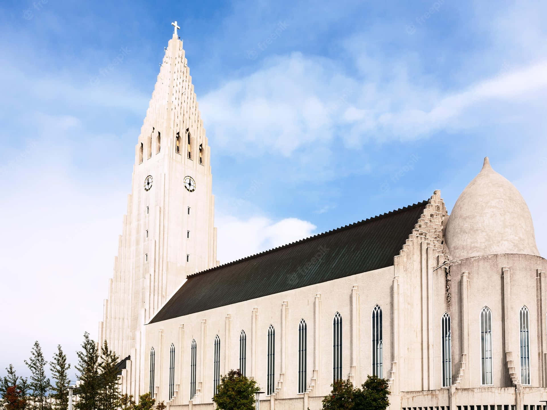 Side Angle Of Hallgrimskirkja Background