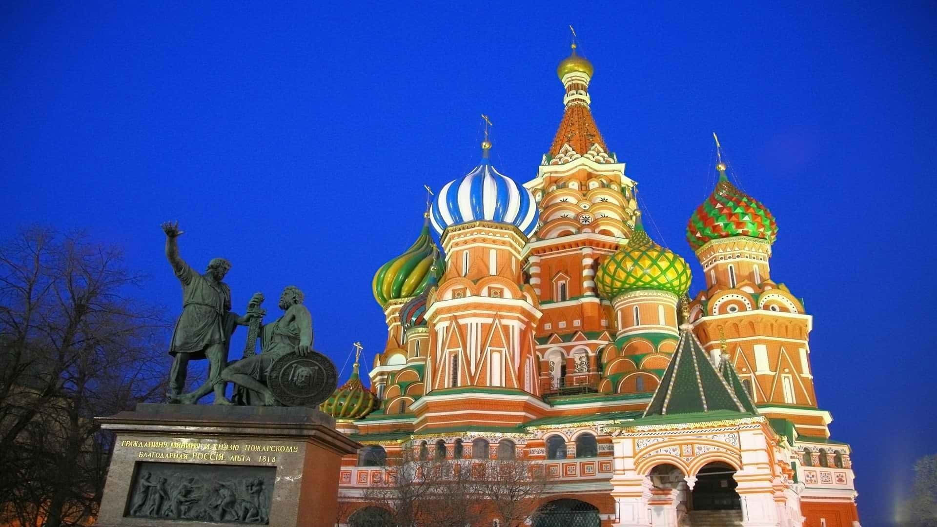 Side View Kremlin Background