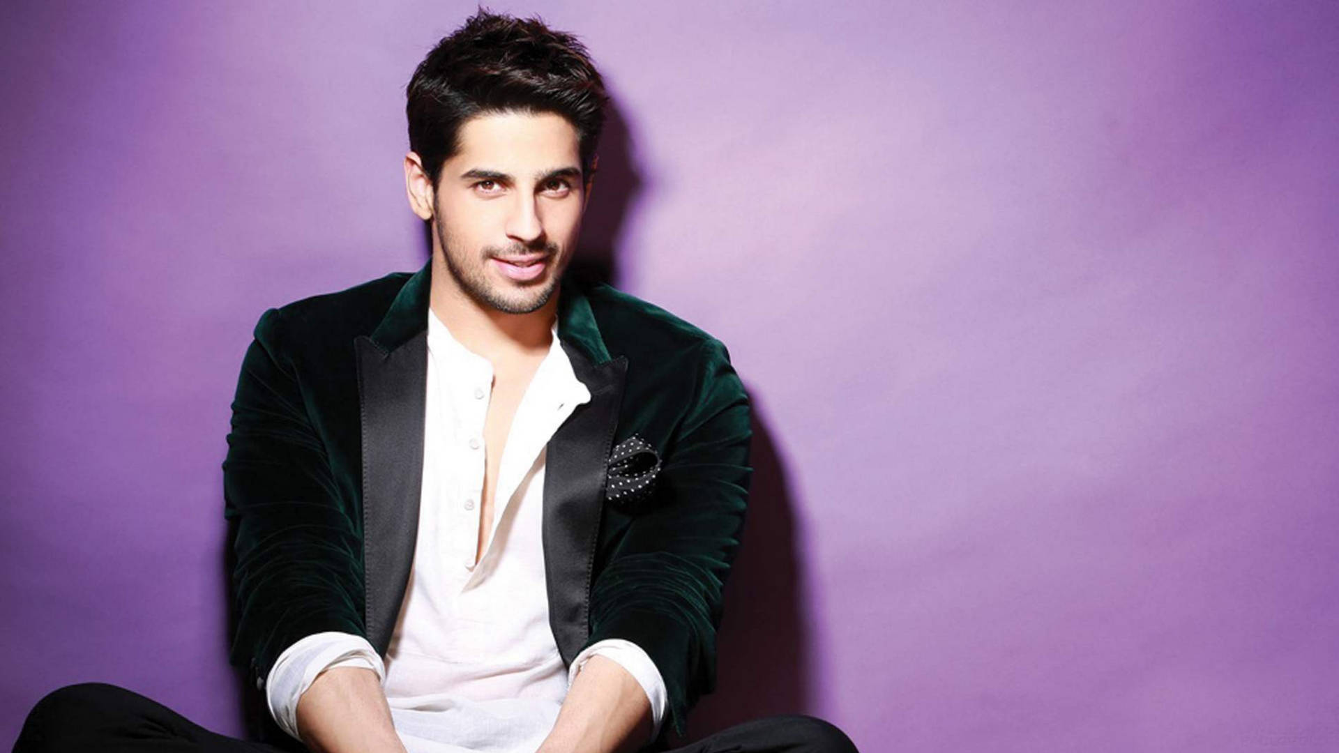 Sidharth Malhotra Dark Suit