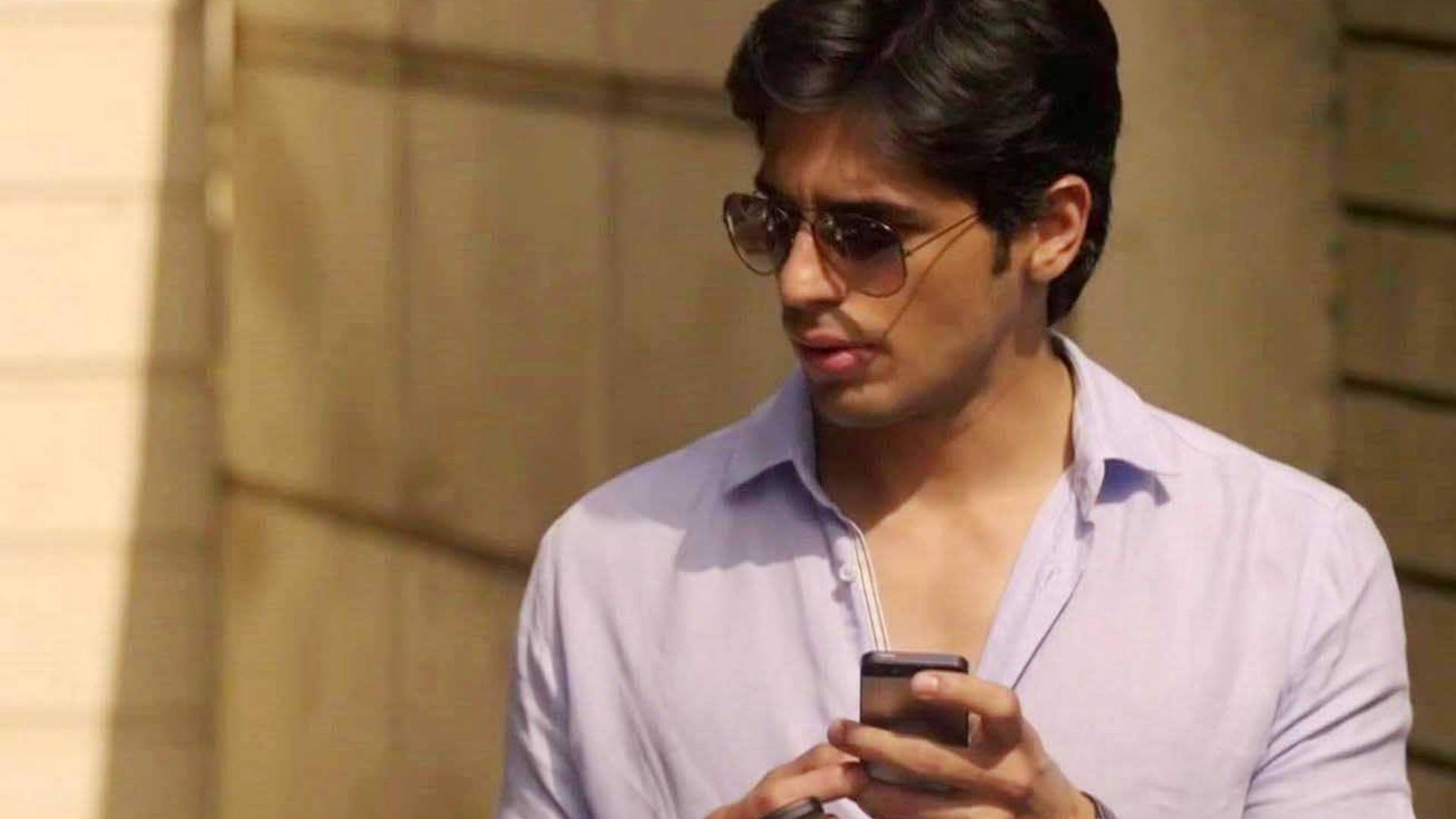 Sidharth Malhotra Periwinkle Button-up Background