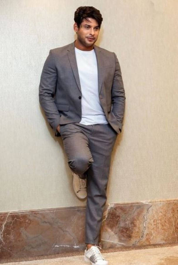 Sidharth Shukla Leaning On A Wall