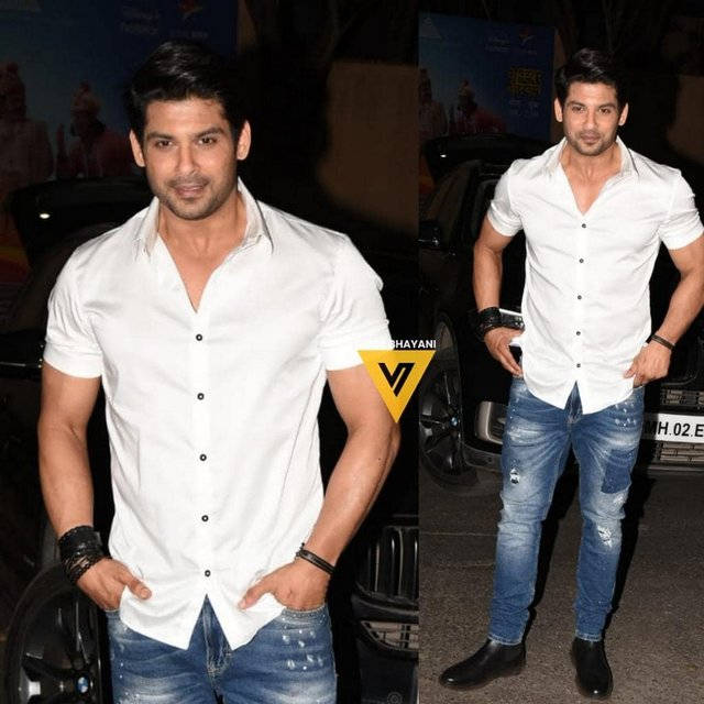 Sidharth Shukla Wearing A White Shirt