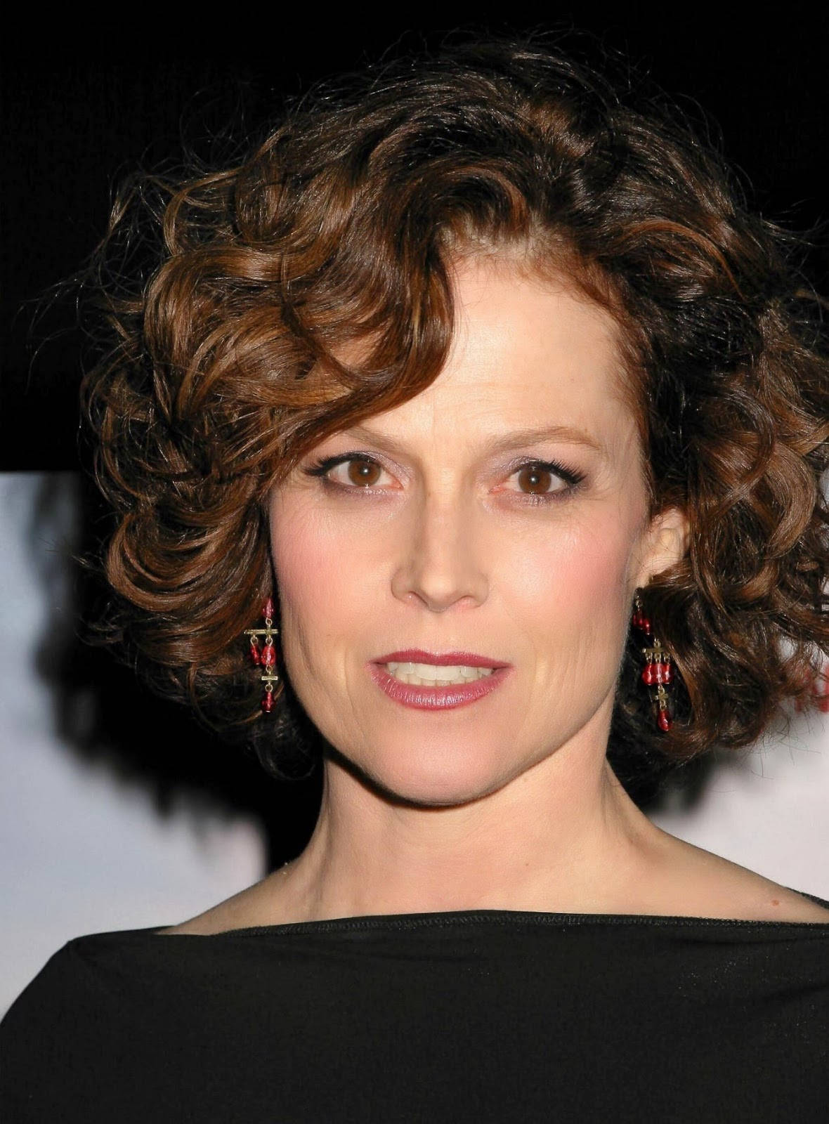 Sigourney Weaver A Map Of The World Premier Background