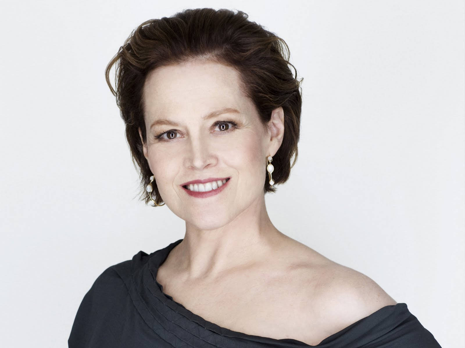 Sigourney Weaver Beautiful Makeover Background