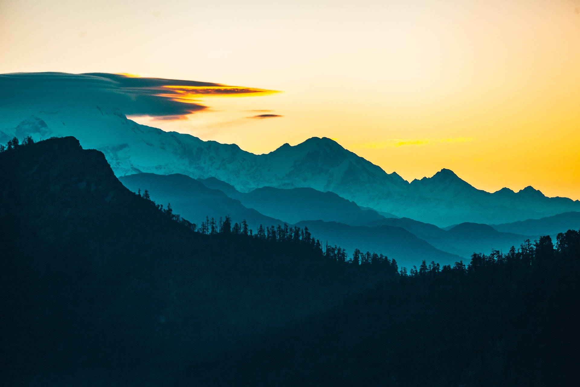 Silhouette Of Trees And Mountain Macbook Background