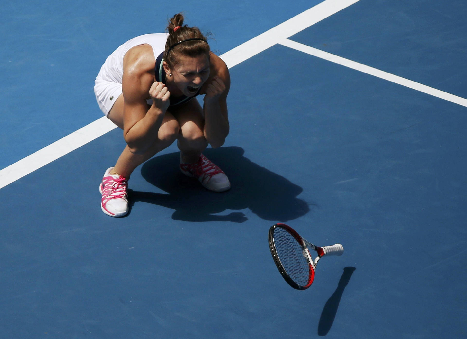 Simona Halep Emotional Game Background