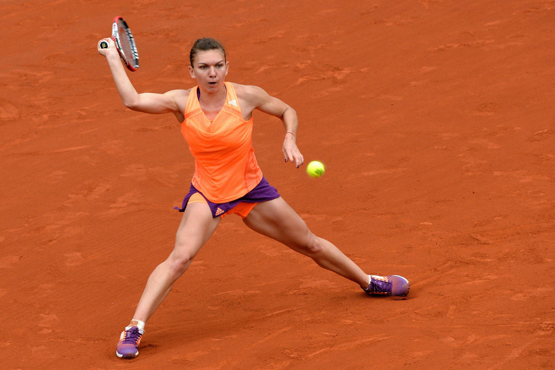 Simona Halep Serious Tenning Game Background