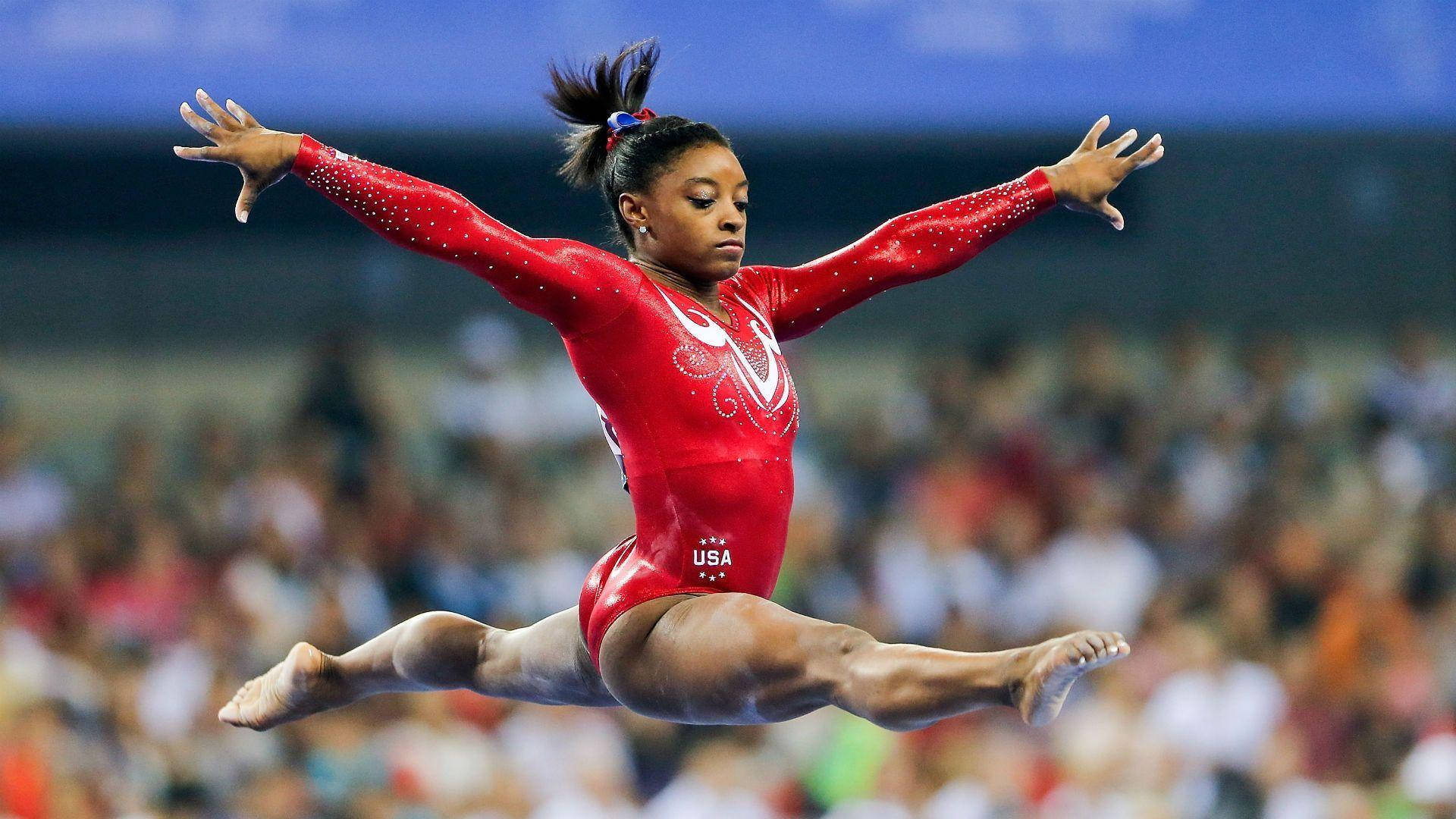 Simone Biles Powerful Split Jump