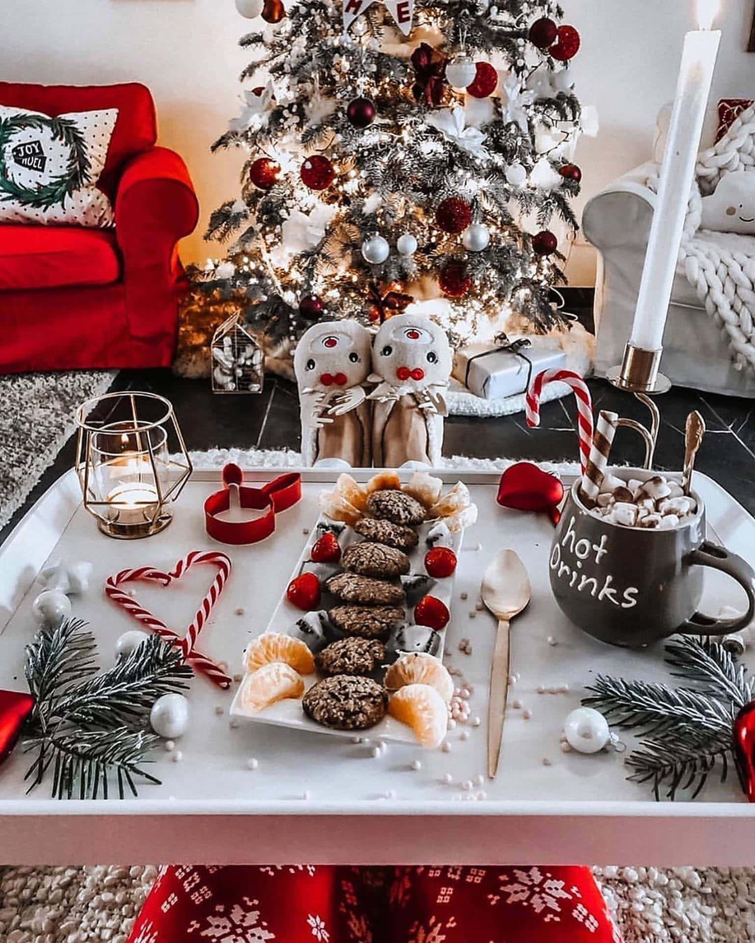 Simple Aesthetic Cute Christmas Cookies And Hot Drinks Background