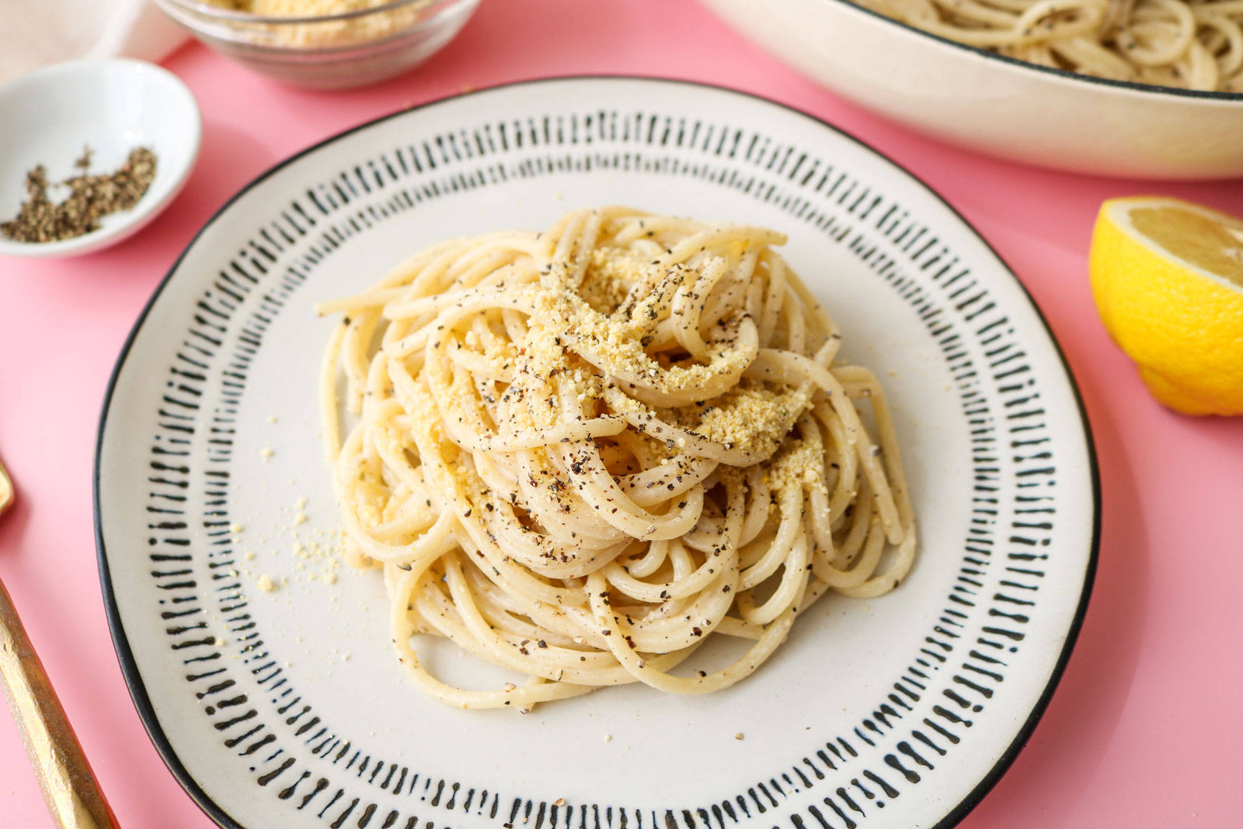 Simple Cacio E Pepe Background