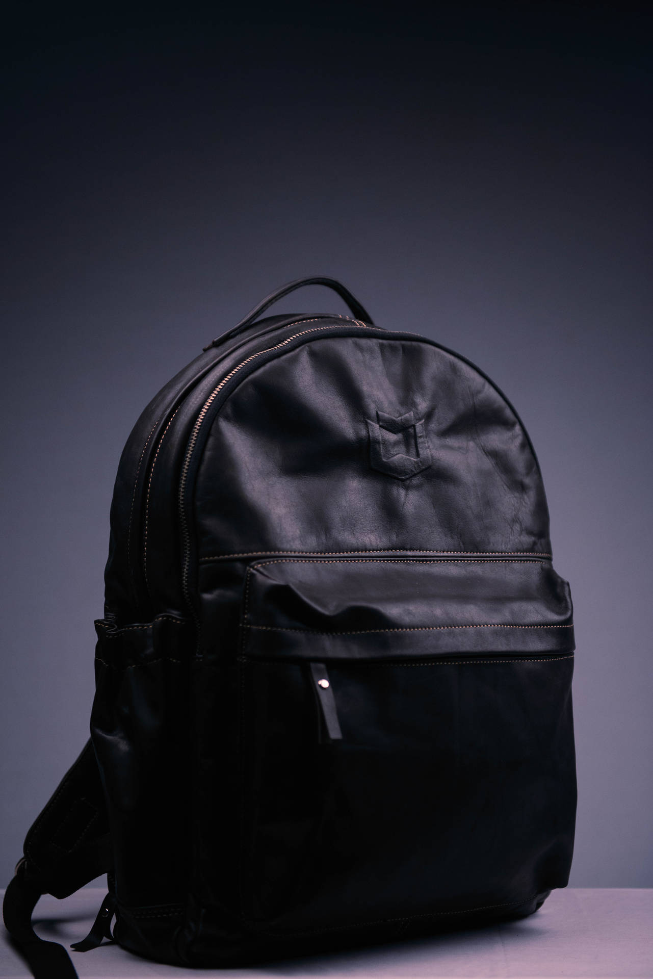 Simple Dark Aesthetic Black Backpack Background