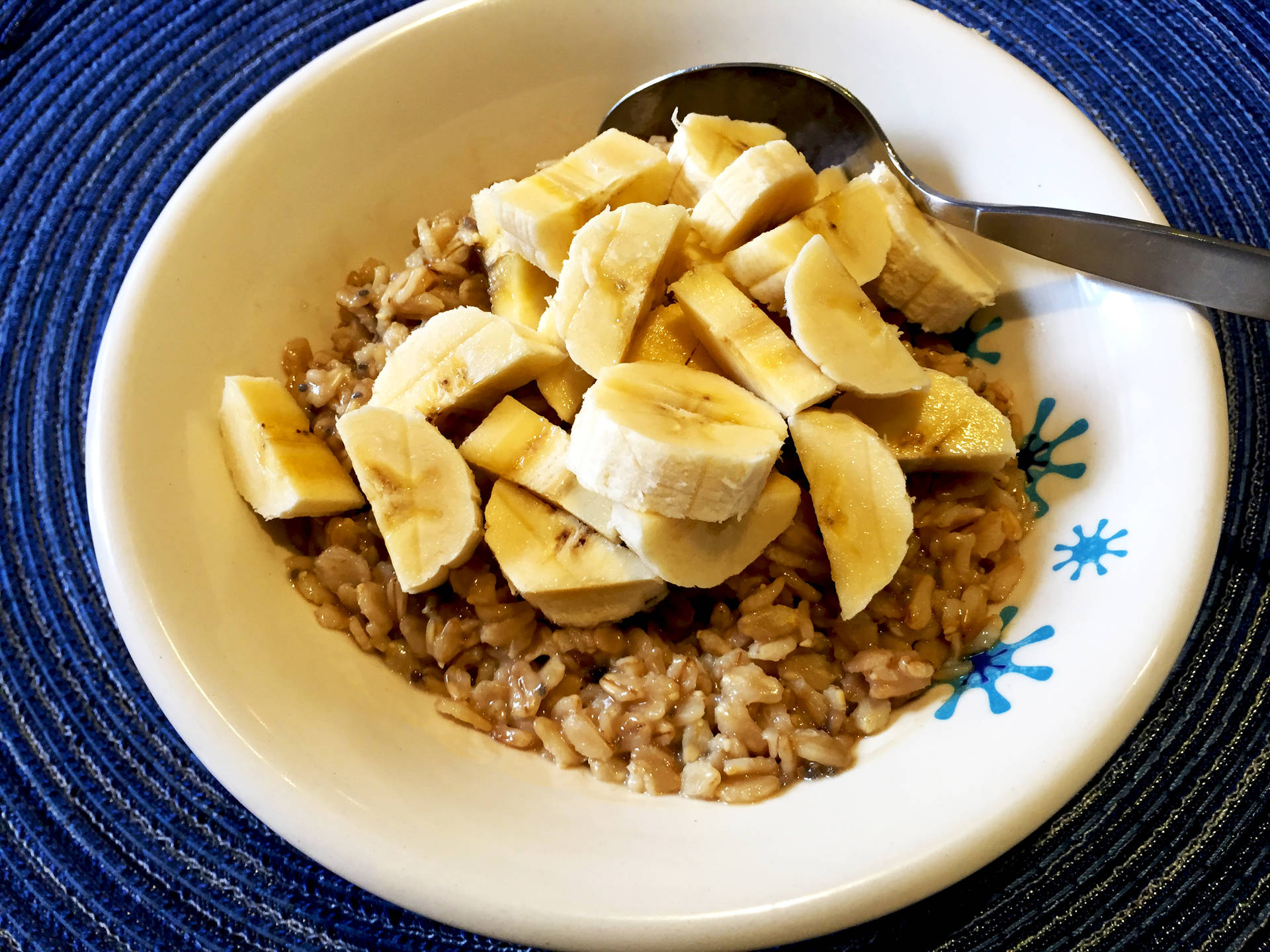 Simple Oatmeal And Banana Breakfast Background