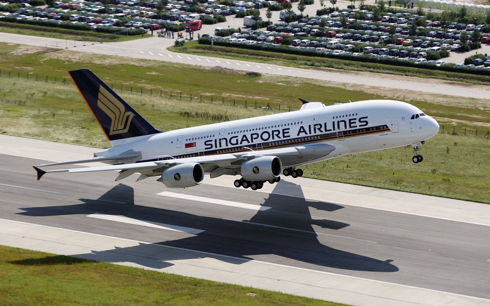 Singapore Airlines Runway Cars