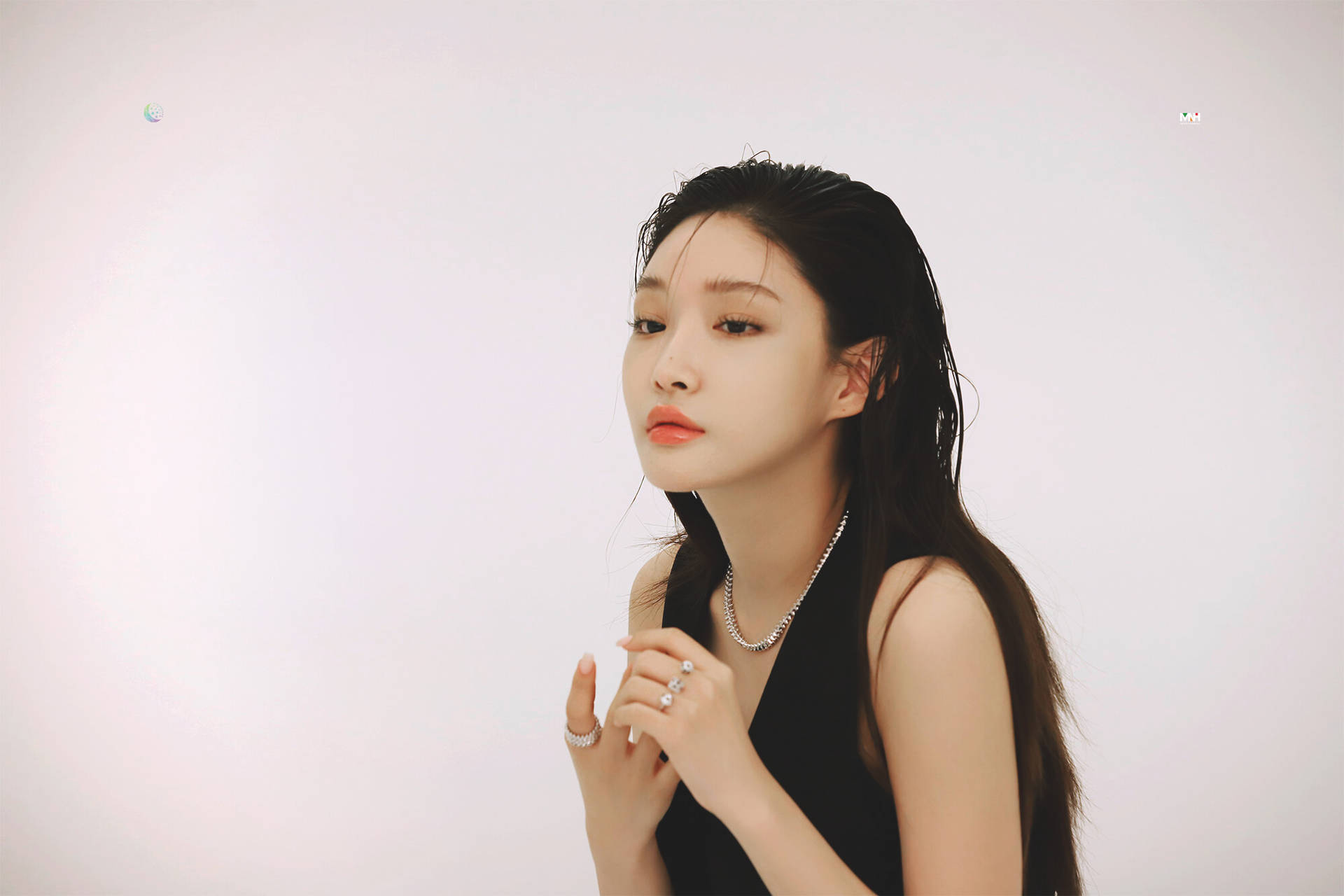Singer Chungha Photoshoot Background