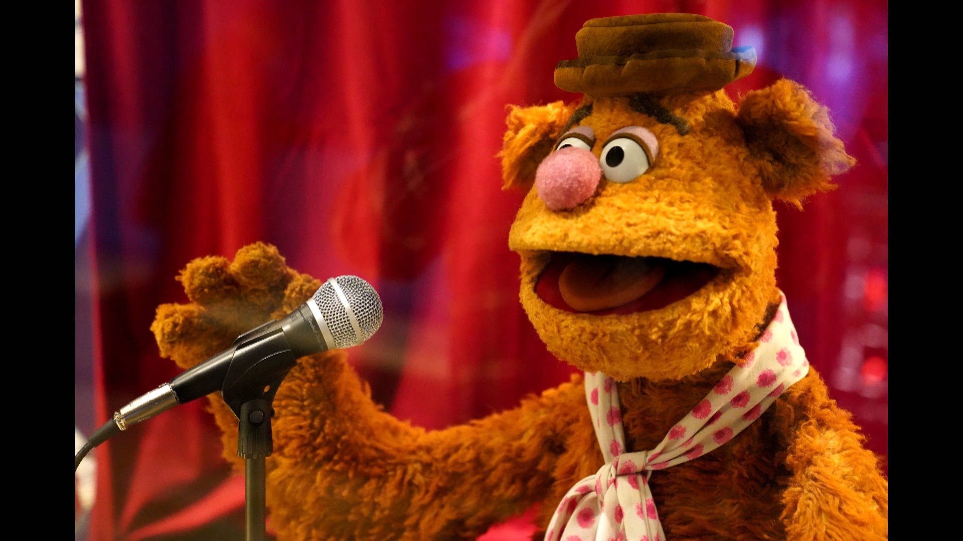 Singing Fozzie Bear