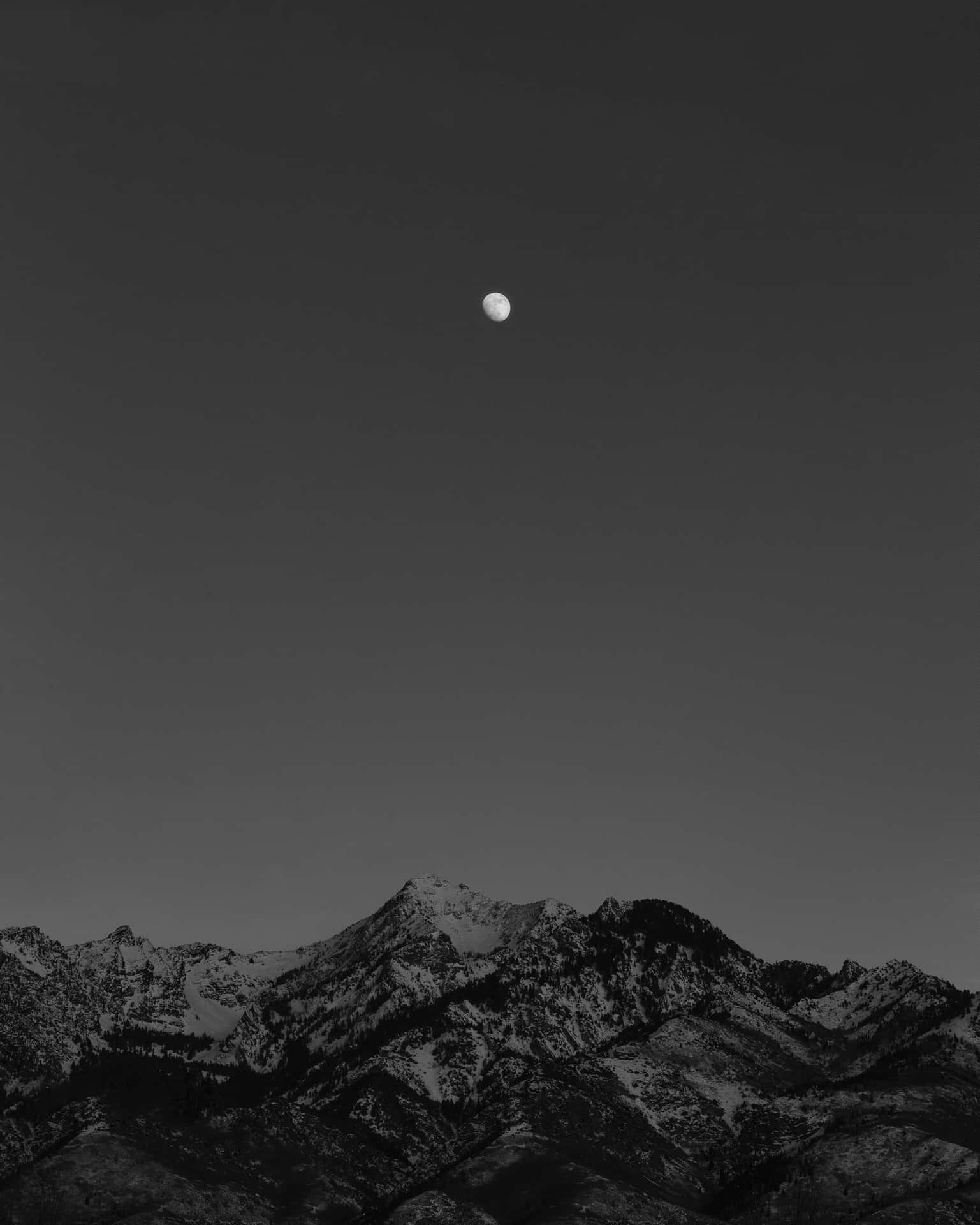 Singular Moon Over Mountains [wallpaper] Background