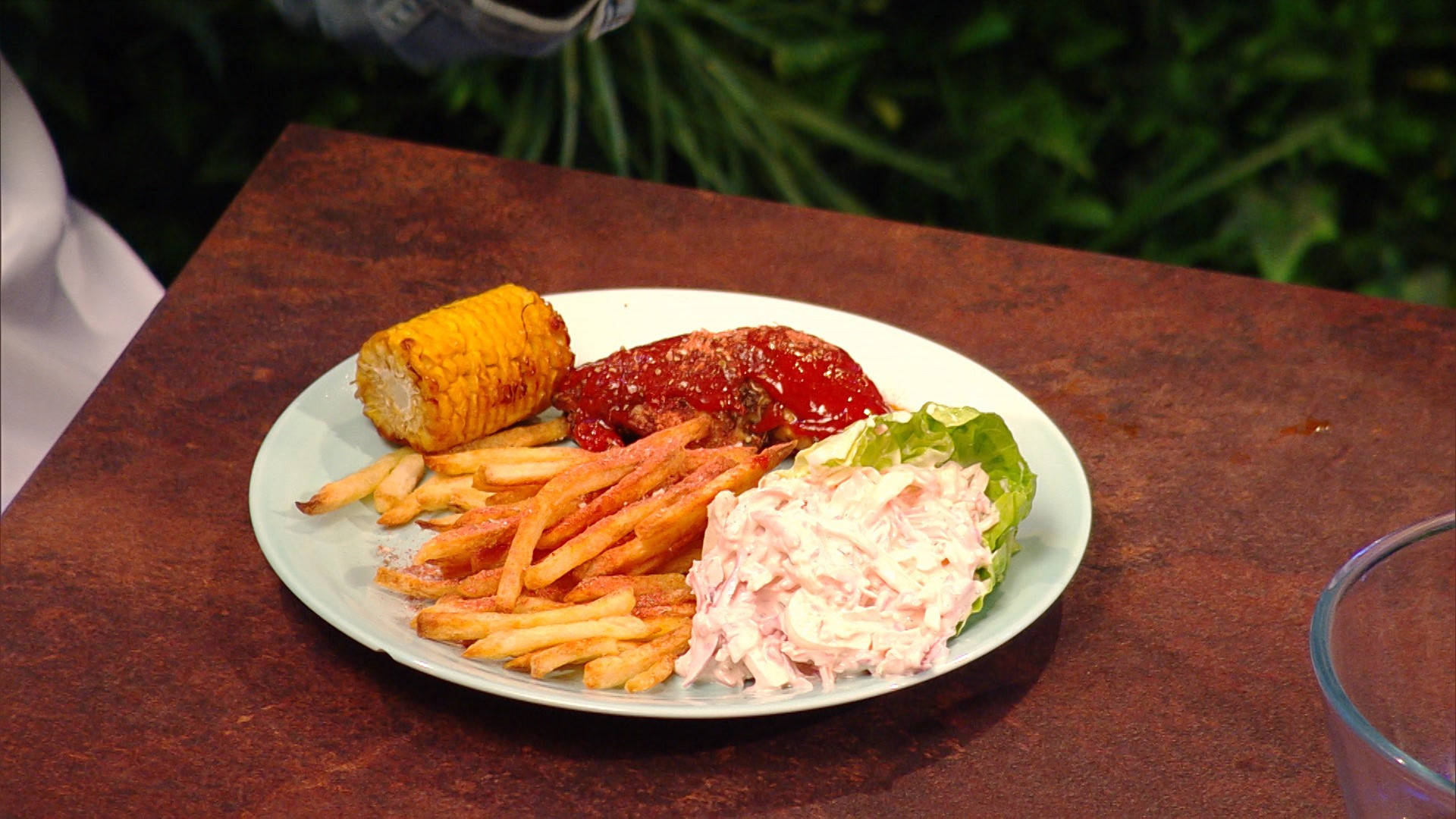 Sizzling Peri Peri Chicken With Crunchy Chips Background