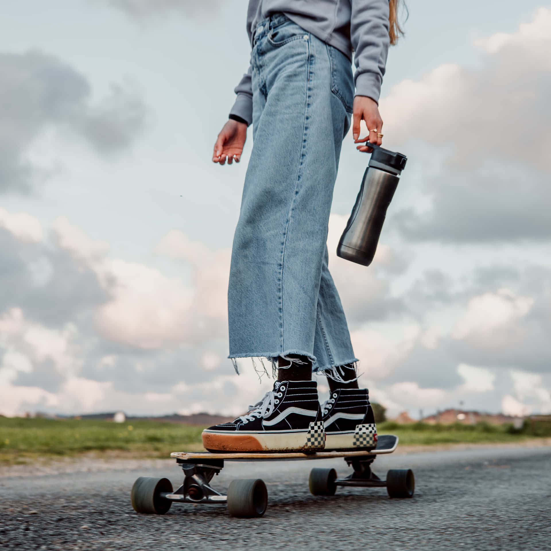 Skater Girl Aesthetic With Tumbler Background