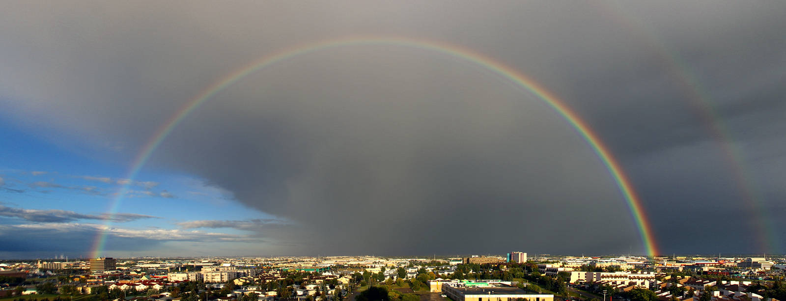 Skyline Rainbow Background Background